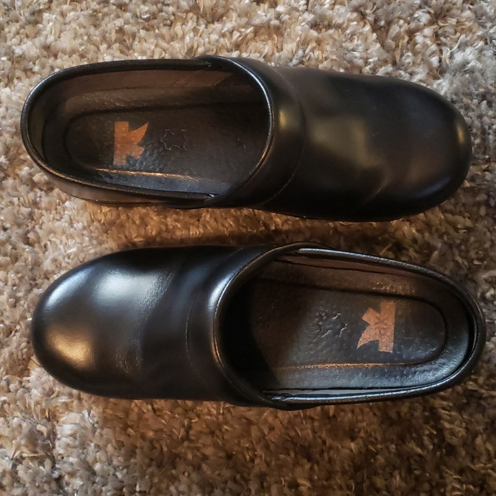 Dansko XP Clogs